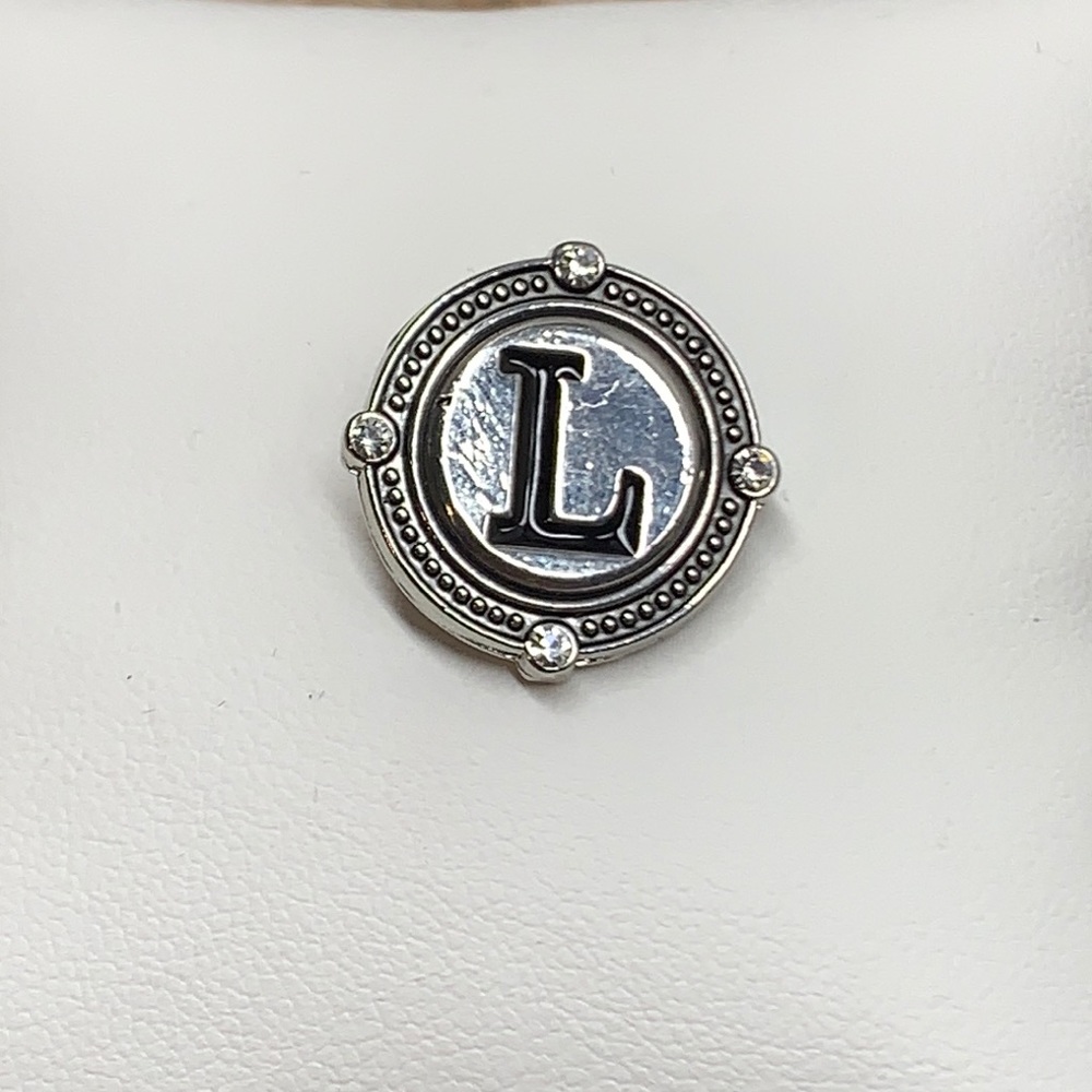 Magnolia & Vine initial *L*
